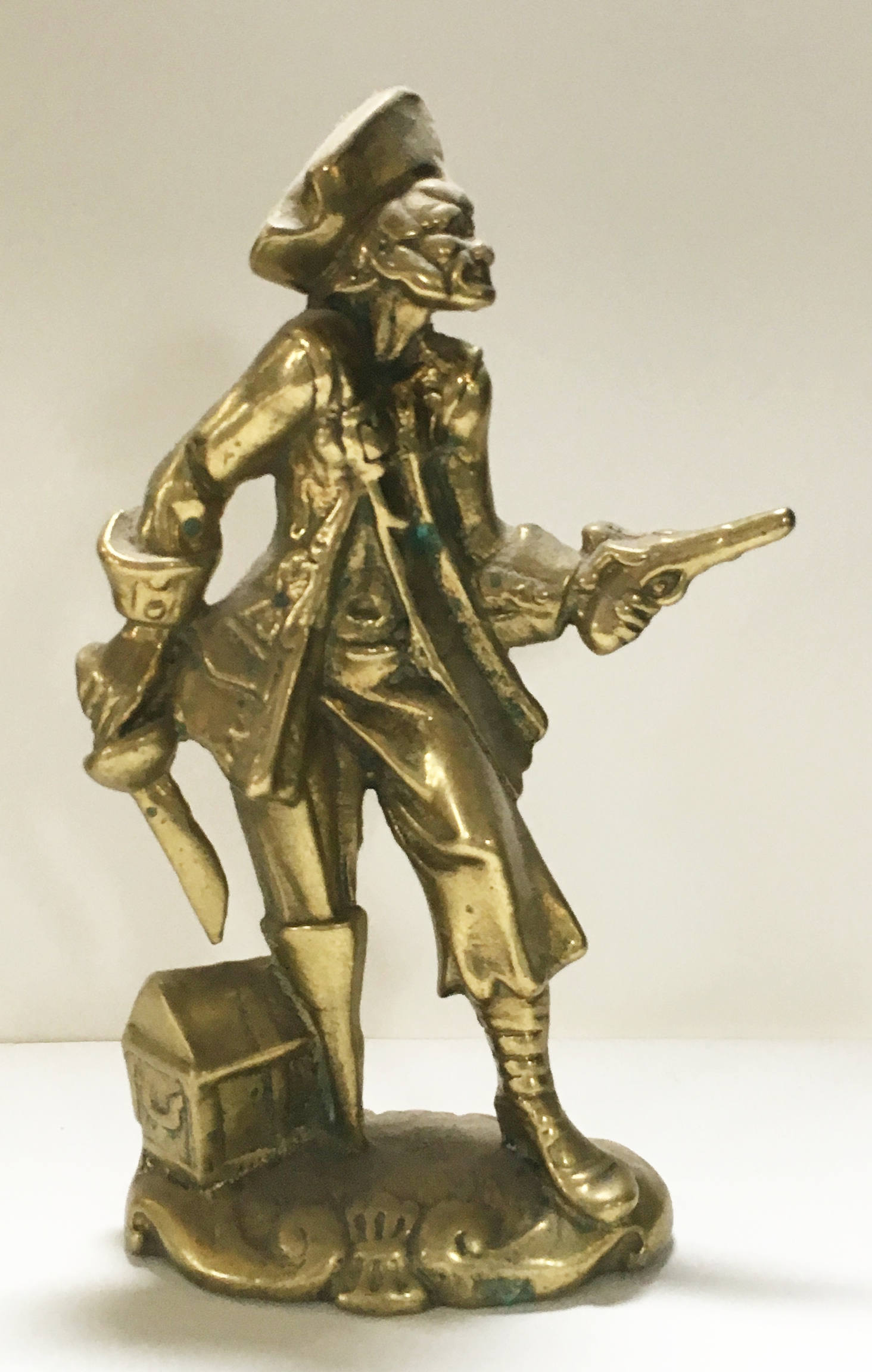 Pirate with Pistol Tiller Pin (image for) Pirate with Pistol Tiller Pin